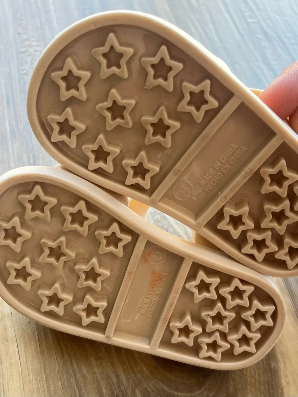 Old Navy Toddler's Cream Slide Sandals with Back Strap, Size 5, Worn a Few Times